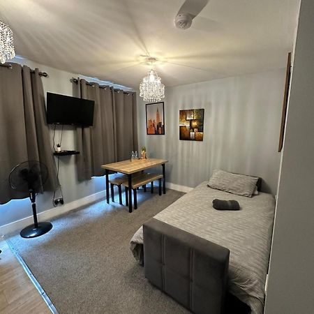 Cosy 2 Bedrooms Apartment Лондон Экстерьер фото