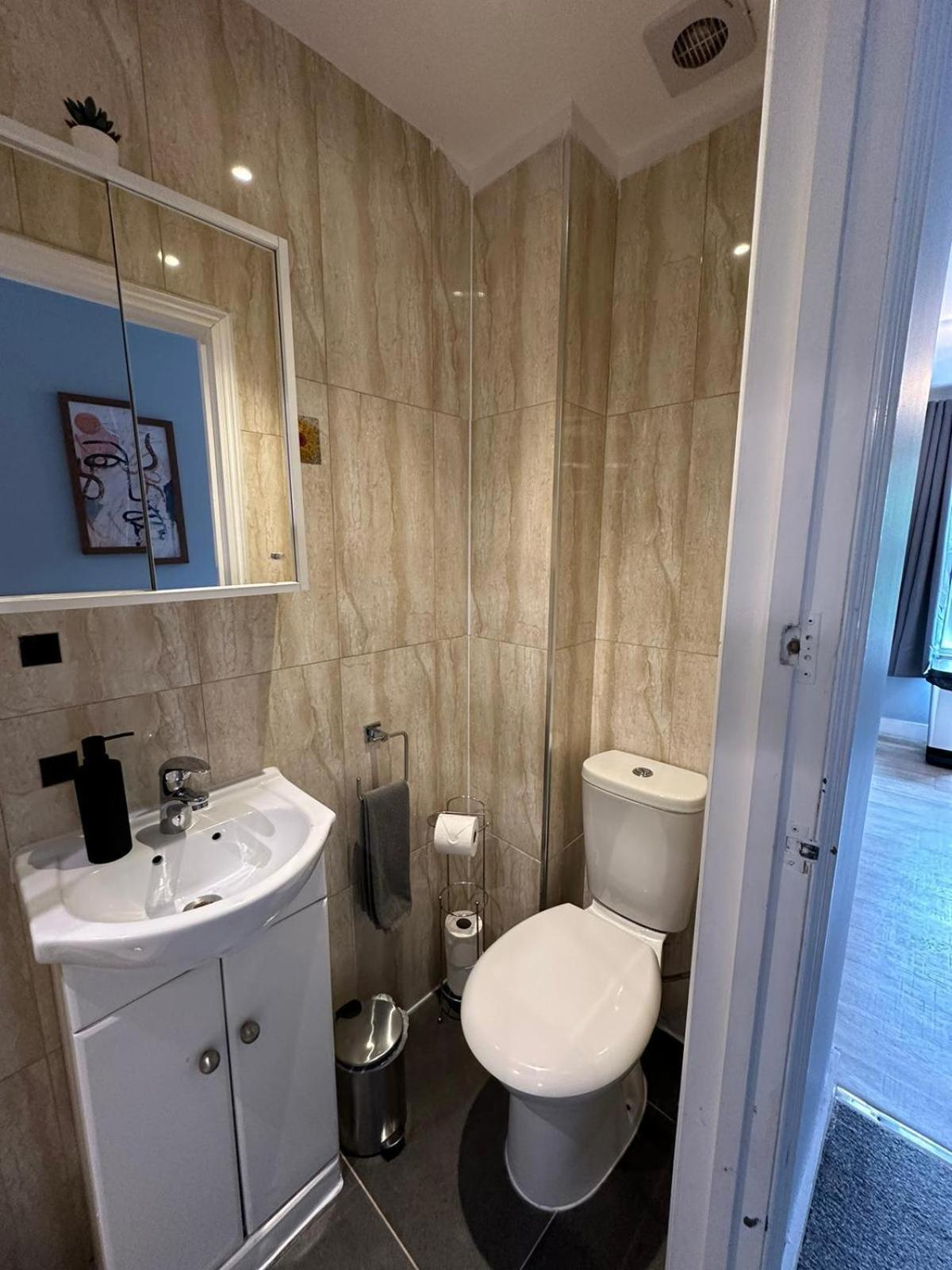 Cosy 2 Bedrooms Apartment Лондон Экстерьер фото